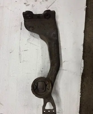 Mercedes-Benz Vito Viano W639 Rear differential/diff mount bracket A6393530595