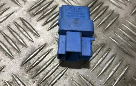 Nissan Primera Other relay 252309f900 4ra94001065
