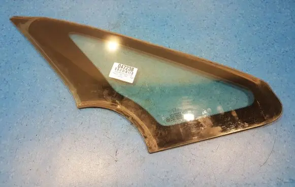 Peugeot 1007 Front door vent window glass four-door 