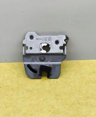 BMW 5 E60 E61 Seat back rest lock catch 9165862 7142262