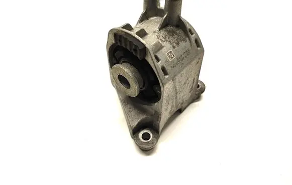 Engine mount bracket