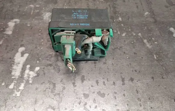 Citroen C4 I Picasso Glow plug pre-heat relay 9639912580 51299011A