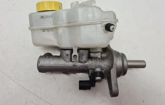 Skoda Fabia Mk3 (NJ) Master brake cylinder 6R0611301A 1K0945459C