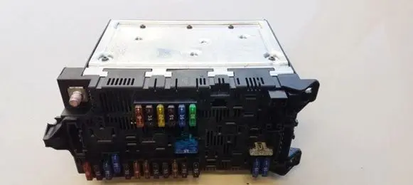 Mercedes-Benz E W211 Fuse box set 2115453901