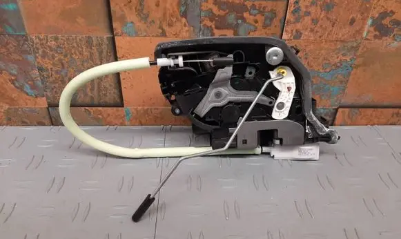 BMW 7 G11 G12 Rear door lock 7477690 51227477690
