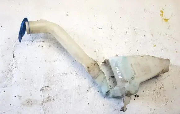 Volkswagen Fox Windshield washer fluid reservoir/tank 6q0955453 1ka6q0955453