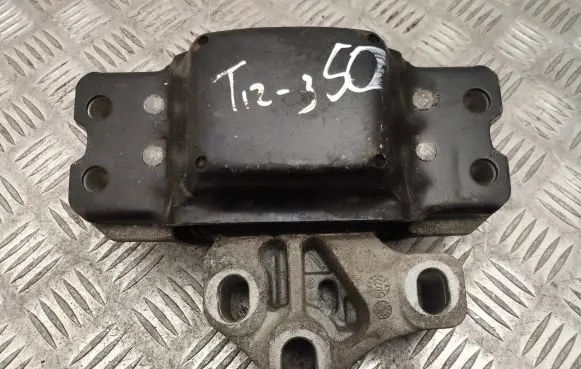 Volkswagen Tiguan Engine mount bracket 5N0199555
