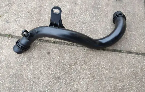 Audi A4 S4 B9 Engine coolant pipe/hose 04L121071G V040SB6