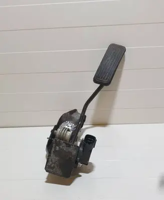 Toyota Avensis T250 Accelerator throttle pedal 8928152021 11G22 1983003041
