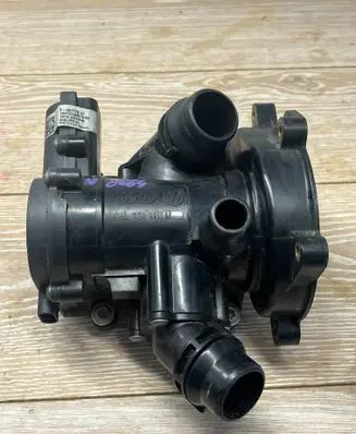 Audi Q5 SQ5 8R Water pump 06L121111M