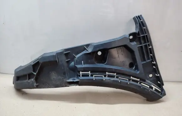 Volvo XC90 Front bumper mounting bracket 30698128