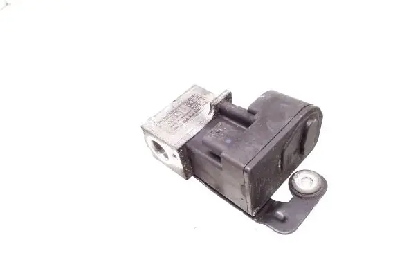 Porsche Taycan 9J1 Air conditioning (A/C) expansion valve 4M0816682E