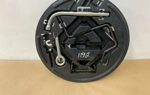 Alfa Romeo Giulietta Tool set 