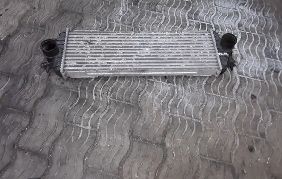 Opel Vivaro Intercooler radiator 91166035 868926QH