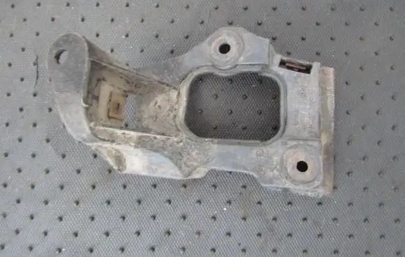 Audi A6 S6 C5 4B Fender mounting bracket 4b0853921b