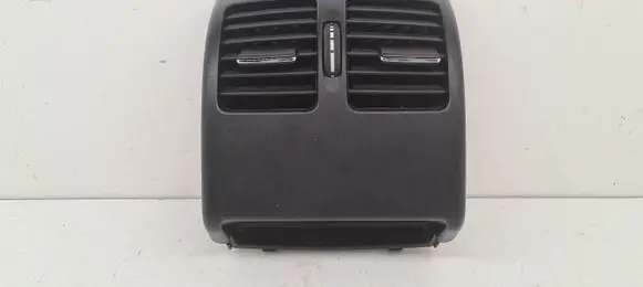 Mercedes-Benz C W204 Rear air vent grill A2048300954
