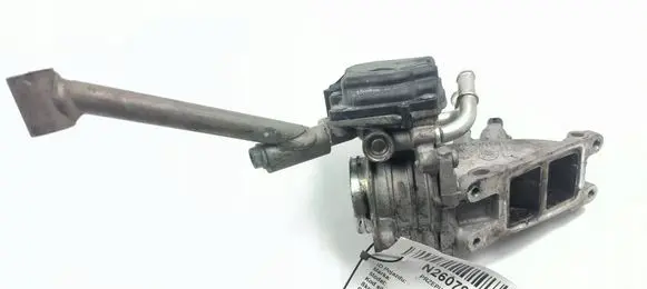 Volkswagen PASSAT B8 Throttle body valve 04L128058AA