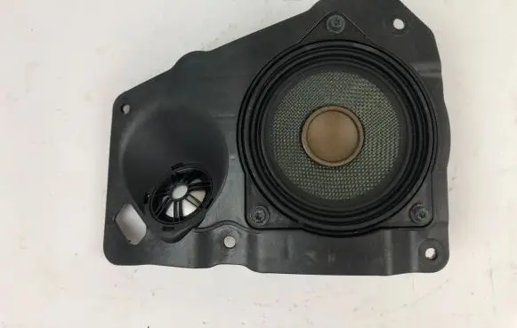 BMW 7 F01 F02 F03 F04 Parcel shelf speaker 9151971 18820010