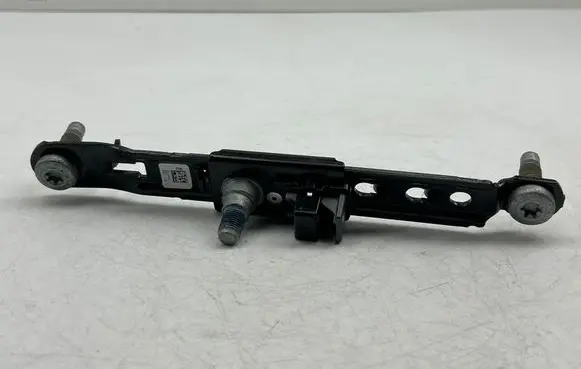 Jeep Grand Cherokee WL Seat belt height adjuster P68102536AB 87414 00687