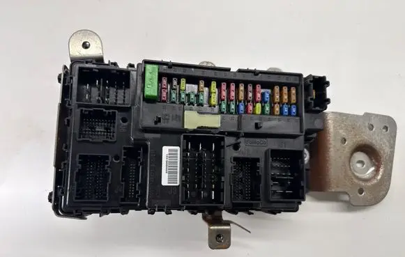 Ford Fusion II Fuse module EG9T15604 EG9T15604B EG9T15604C
