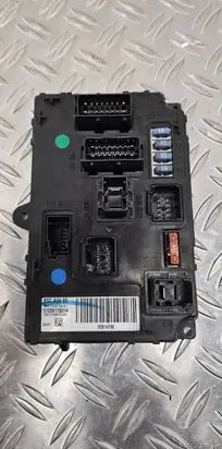 Peugeot 407 Fuse module 9656148180 BSCA0400