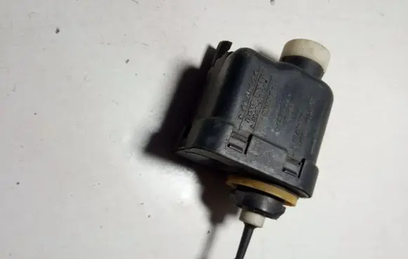Nissan X-Trail T30 Headlight level height control switch PA66GF30