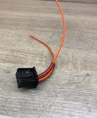 BMW 5 E39 Plug wire 1355639