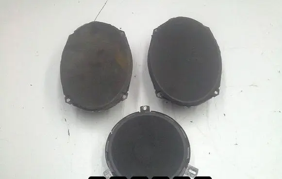Jeep Cherokee Front door speaker