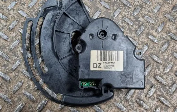 Cadillac Escalade Air flap motor/actuator 52402598