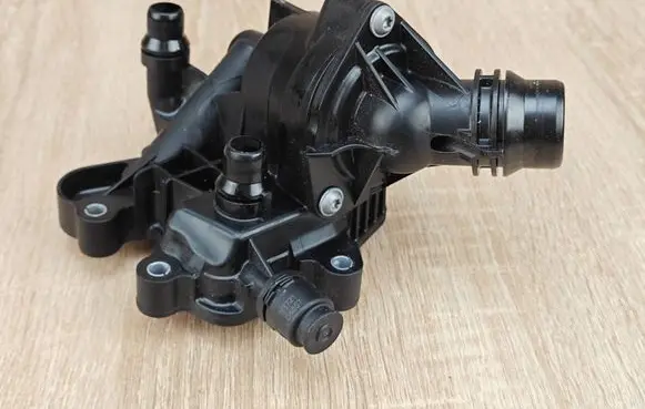 BMW 4 G22 G23 G24 G26 Thermostat 8581627