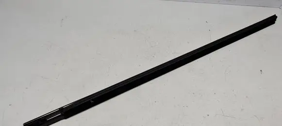 KIA Rio Rubber seal front door window/glass 