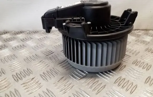 Toyota Auris E180 Heater fan/blower 2727008075
