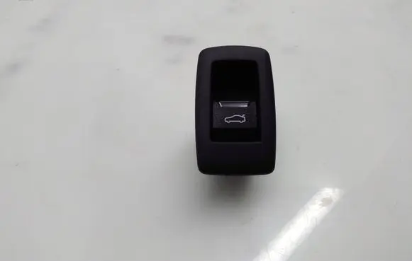 BMW iX1 Tailgate/boot open switch button 5A2BCB6 254969 9423259
