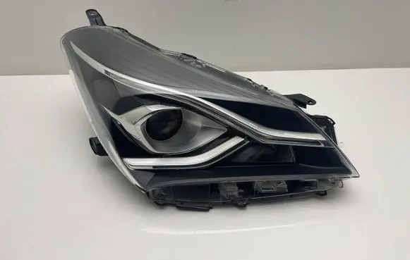 Toyota Yaris Headlight/headlamp