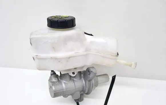 Volkswagen Golf VIII Master brake cylinder 02048644p7