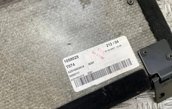 Mercedes-Benz R W251 Trunk/boot mat liner A2516802518