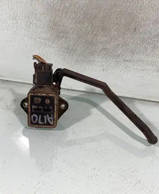Mercedes-Benz A W168 Headlight/headlamp level sensor 0015424718a