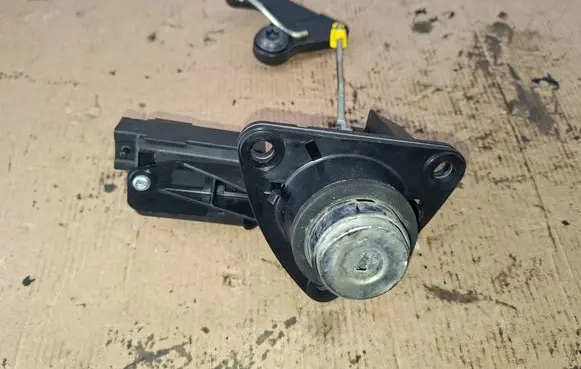 Dacia Duster Tailgate exterior lock 905120002R