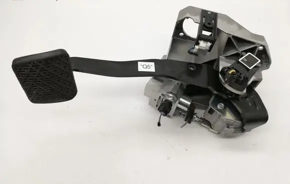 Mercedes-Benz E W212 Brake pedal 2122900101