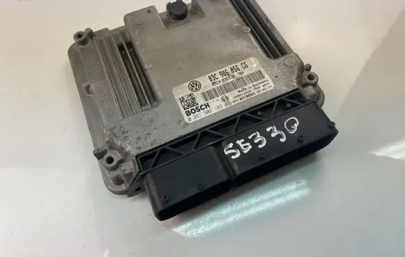 Volkswagen Golf V Engine control unit/module 03C906056CG
