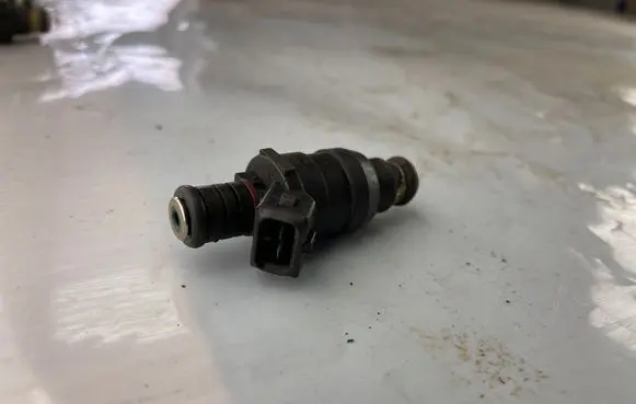 BMW 7 E38 Fuel injector 1747406 D3763FA