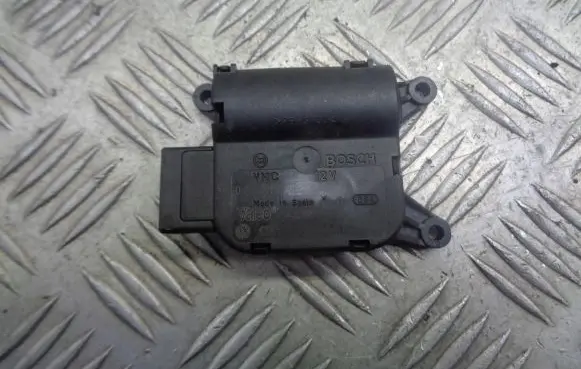 Seat Toledo II (1M) A/C air flow flap actuator/motor 1J1907511F