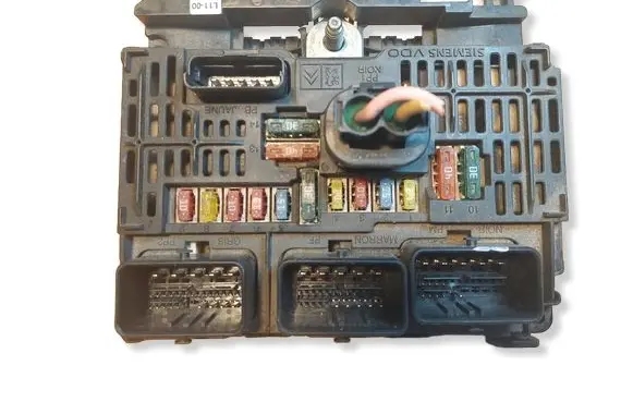 Citroen C4 I Central body control module 9661682980 BSML1100 S118983011C