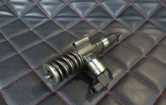 Audi A3 S3 8P Fuel injector 03G130073T