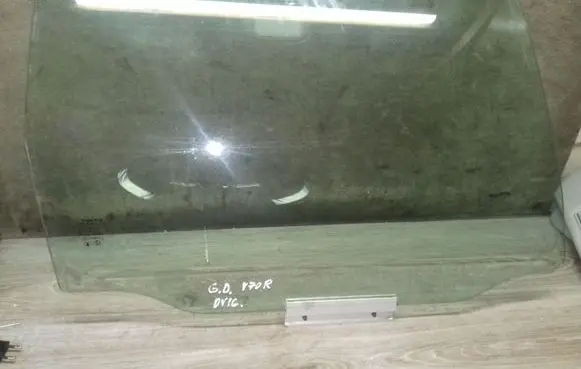Volvo V70 Rear door window glass 43R00043 E000186