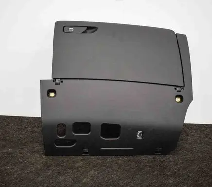 Glove box