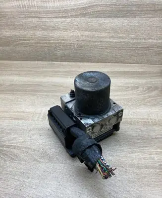 BMW 5 E60 E61 ABS Pump 6775730 6775732 6768550