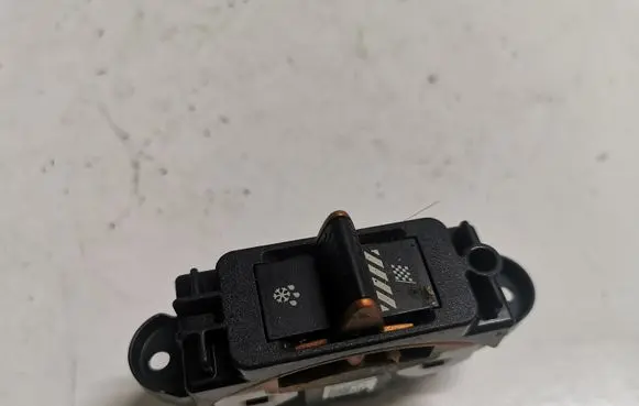 Traction control (ASR) switch
