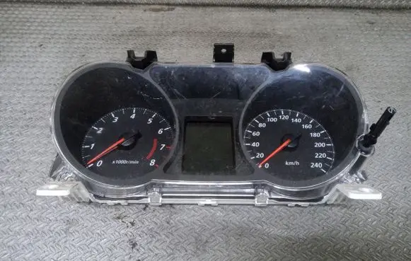 Mitsubishi Lancer VIII Speedometer (instrument cluster) 8100C031 MM0055302