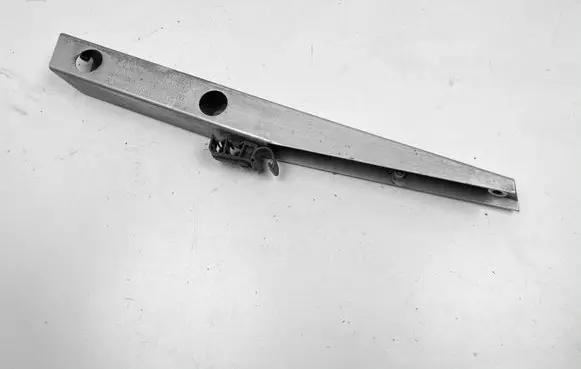 Audi A2 Fender mounting bracket 8Z0805092A